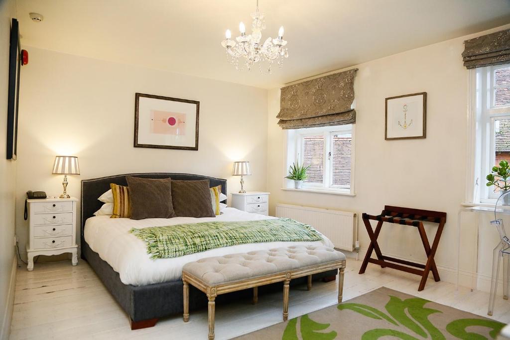 Room 2 — Segs Hill